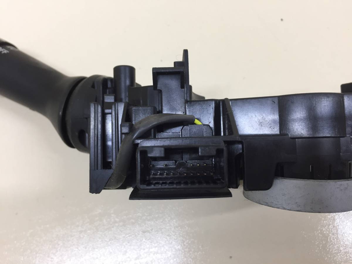 Переключатель поворотов подрулевой Toyota Camry (V40) 2006-2011