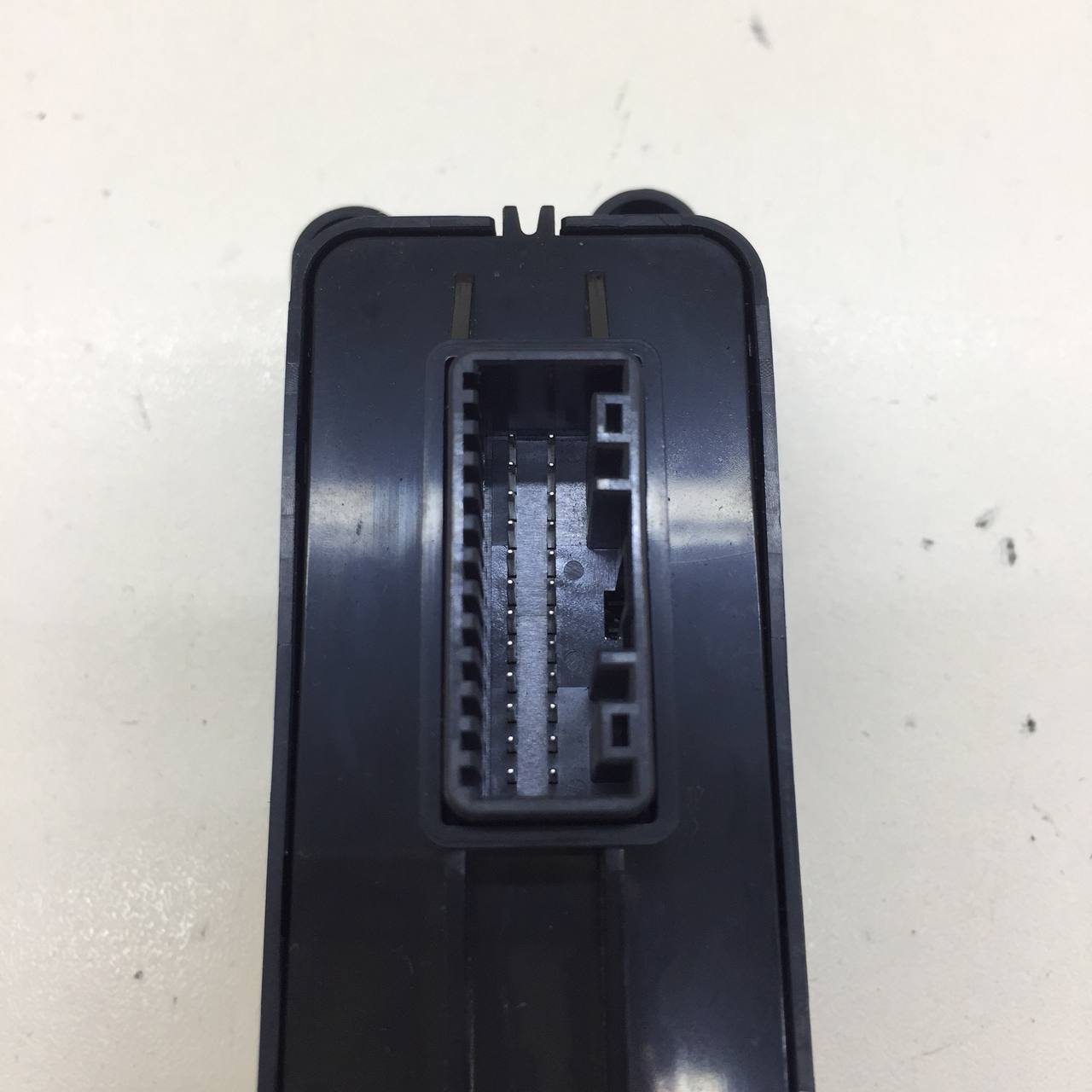 Блок кнопок Hyundai Tucson (TL) 2015-2021 Блок кнопок Hyundai Tucson (TL) 2015-2021