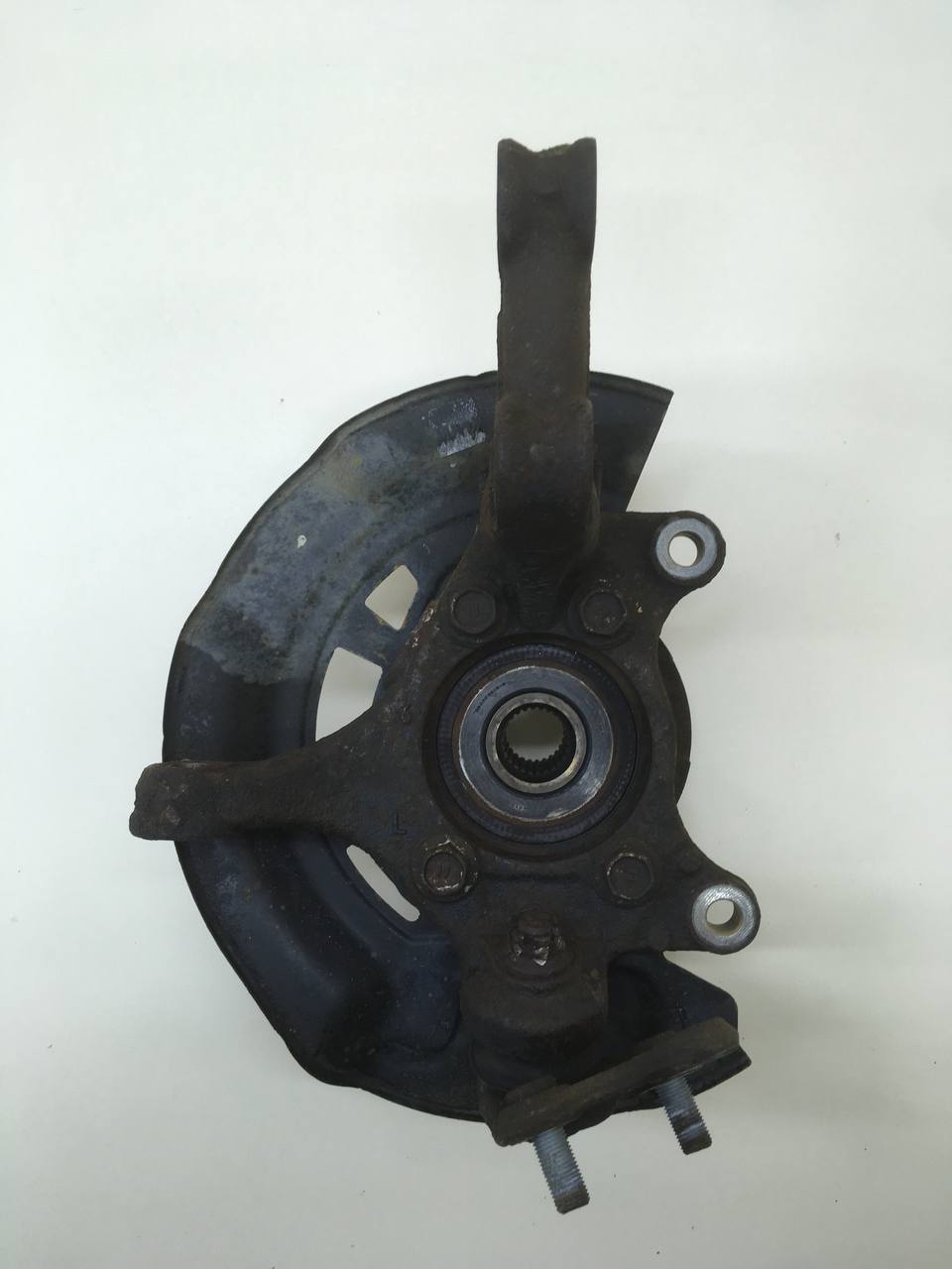 Кулак поворотный передний левый Toyota Rav 4 (A30) 2006-2013