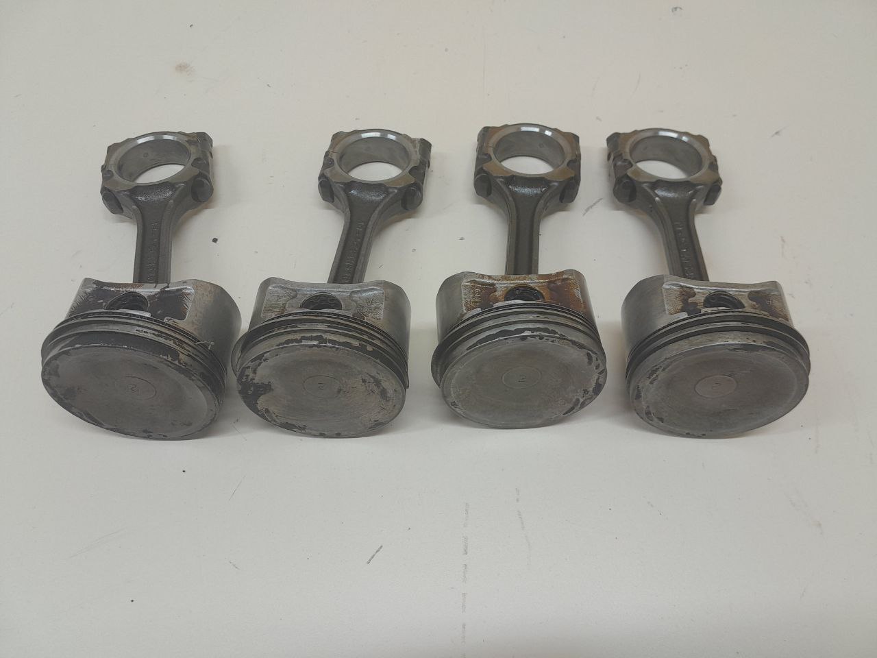 Поршень с шатуном Nissan Almera Classic (B10) 2006-2013 Поршень с шатуном Nissan Almera Classic (B10) 2006-2013