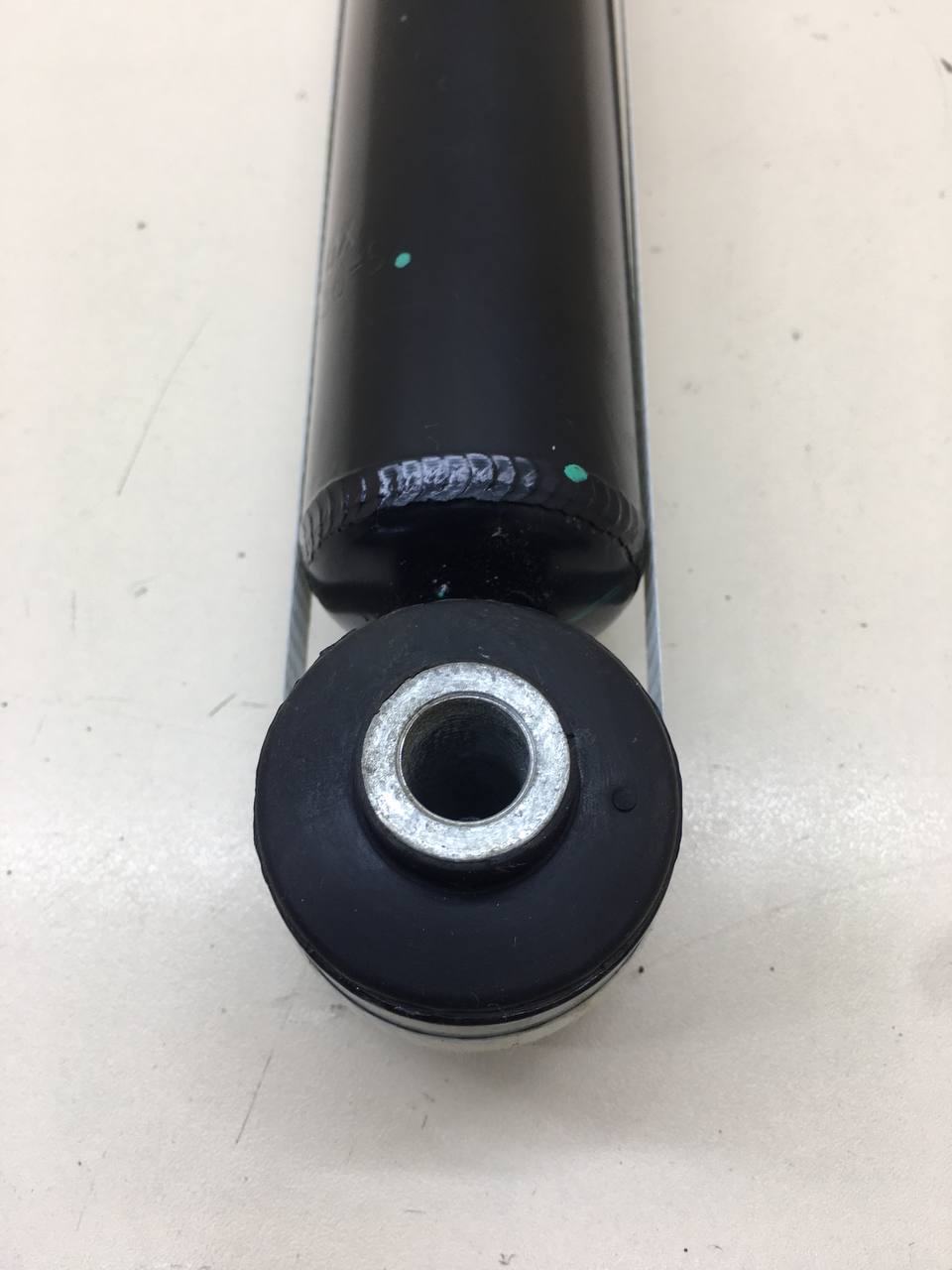 Амортизатор задний Mitsubishi Outlander XL (CW) 2006-2012