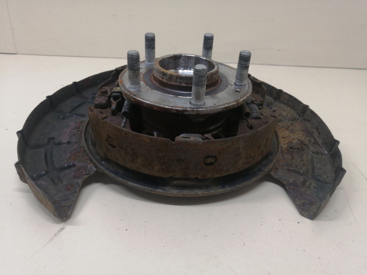 Щит опорный Hyundai ix55 2007-2013