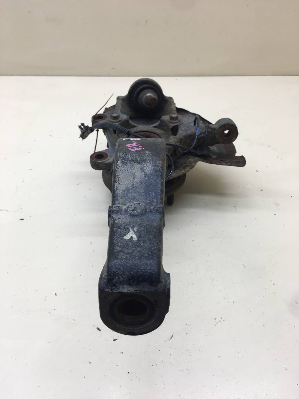 Кулак поворотный передний правый Jeep Grand Cherokee (WK2) 2010>