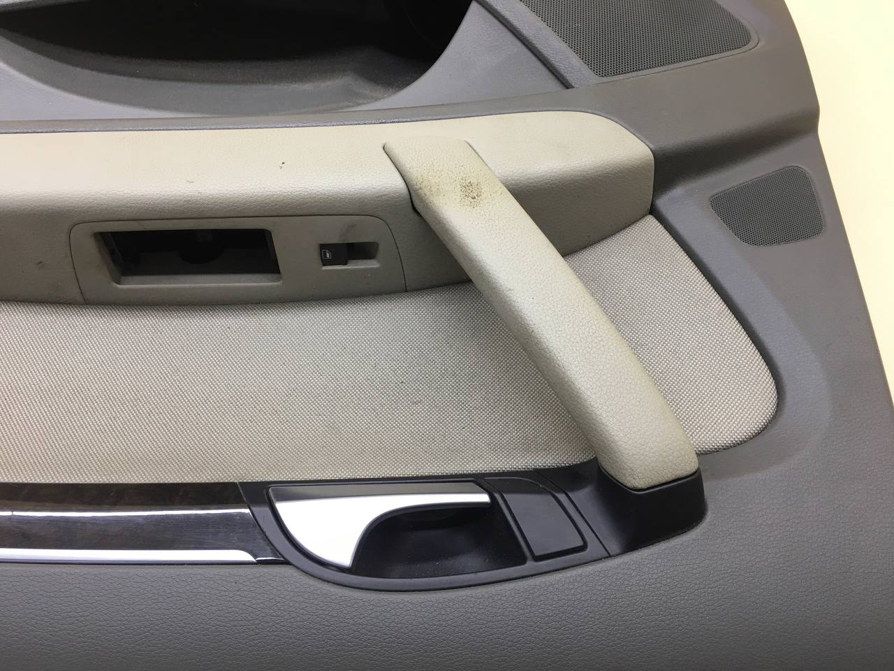 Обшивка двери задней правой Audi Q7 (4L) 2005-2015