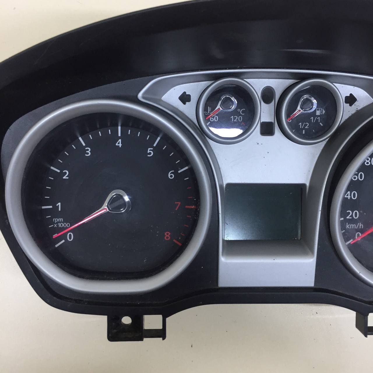 Панель приборов Ford Focus 2 (DB) 2008-2011 Панель приборов Ford Focus 2 (DB) 2008-2011
