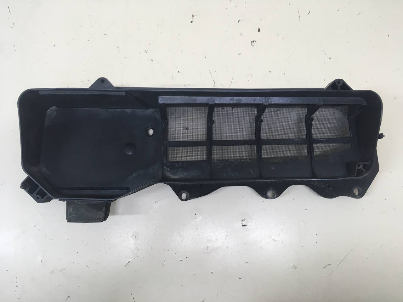 Воздухозаборник (внутри) Ford Fusion (JU) 2002-2012 Воздухозаборник (внутри) Ford Fusion (JU) 2002-2012