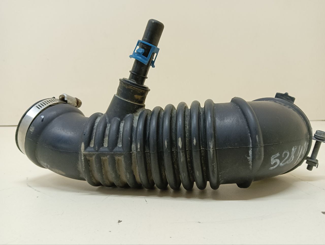 Патрубок воздушного фильтра Mazda CX-7 (ER) 2006-2012