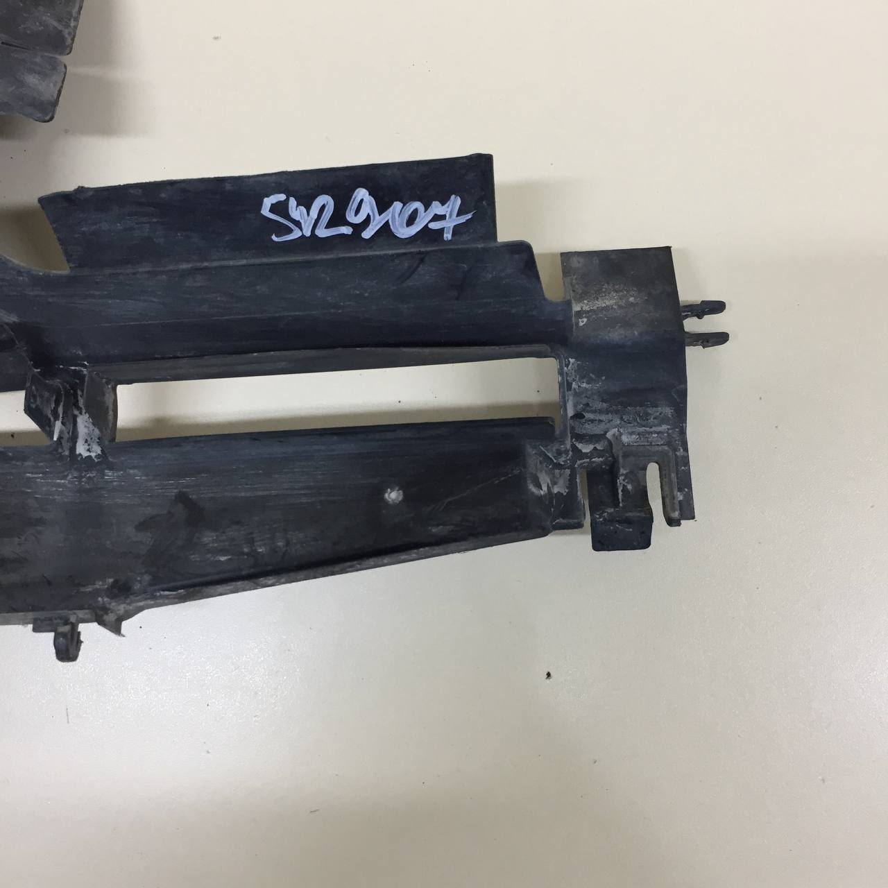 Воздуховод радиатора Toyota Rav 4 (XA40) 2013-2019 Воздуховод радиатора Toyota Rav 4 (XA40) 2013-2019
