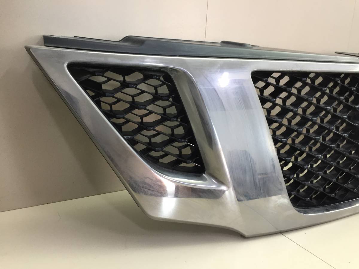 Решетка радиатора Nissan Patrol (Y62) 2010>