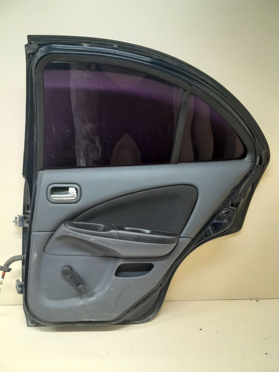 Дверь задняя правая Nissan Almera (N16) 2000-2006 Дверь задняя правая Nissan Almera (N16) 2000-2006