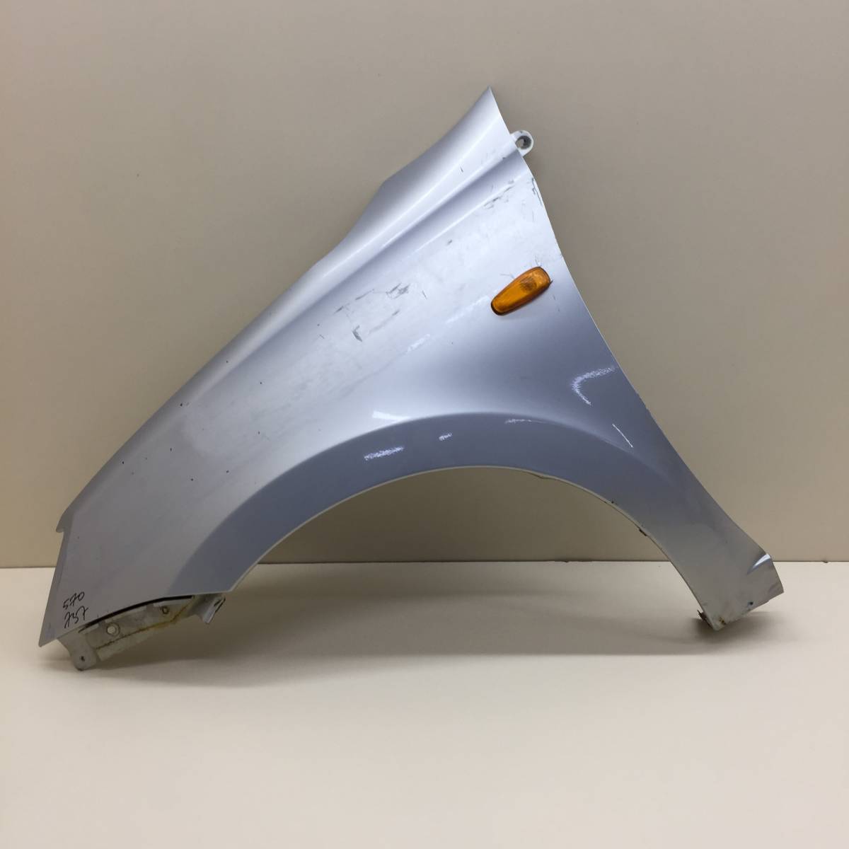 Крыло переднее левое Lada Granta 2011>