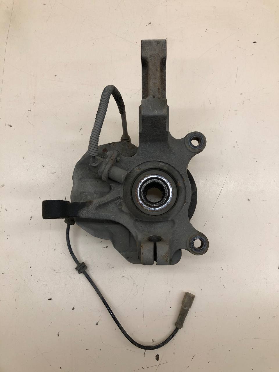 Кулак поворотный передний левый Chevrolet Lacetti (J200) 2003-2013