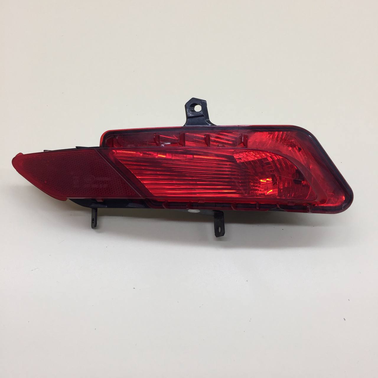 Фонарь задний в бампер правый Volvo XC60 2008-2017