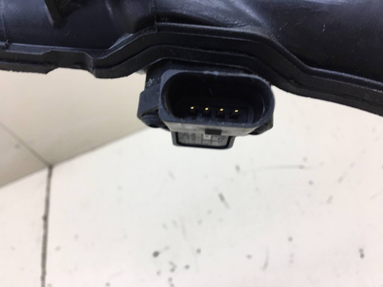 Патрубок интеркулера Volkswagen Passat B7 2011-2015 Патрубок интеркулера Volkswagen Passat B7 2011-2015