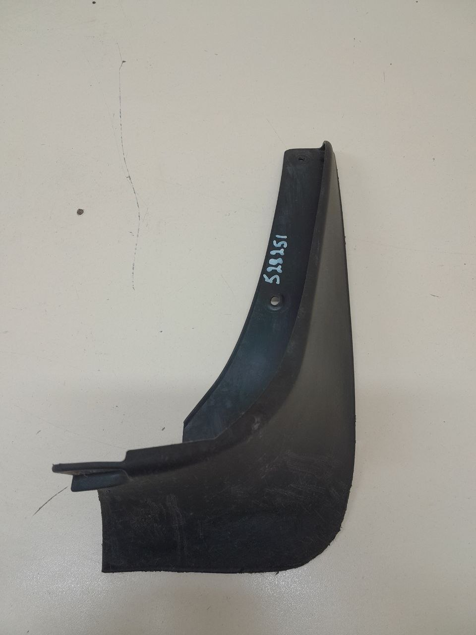 Брызговик передний правый Toyota Auris (E150) 2006-2012