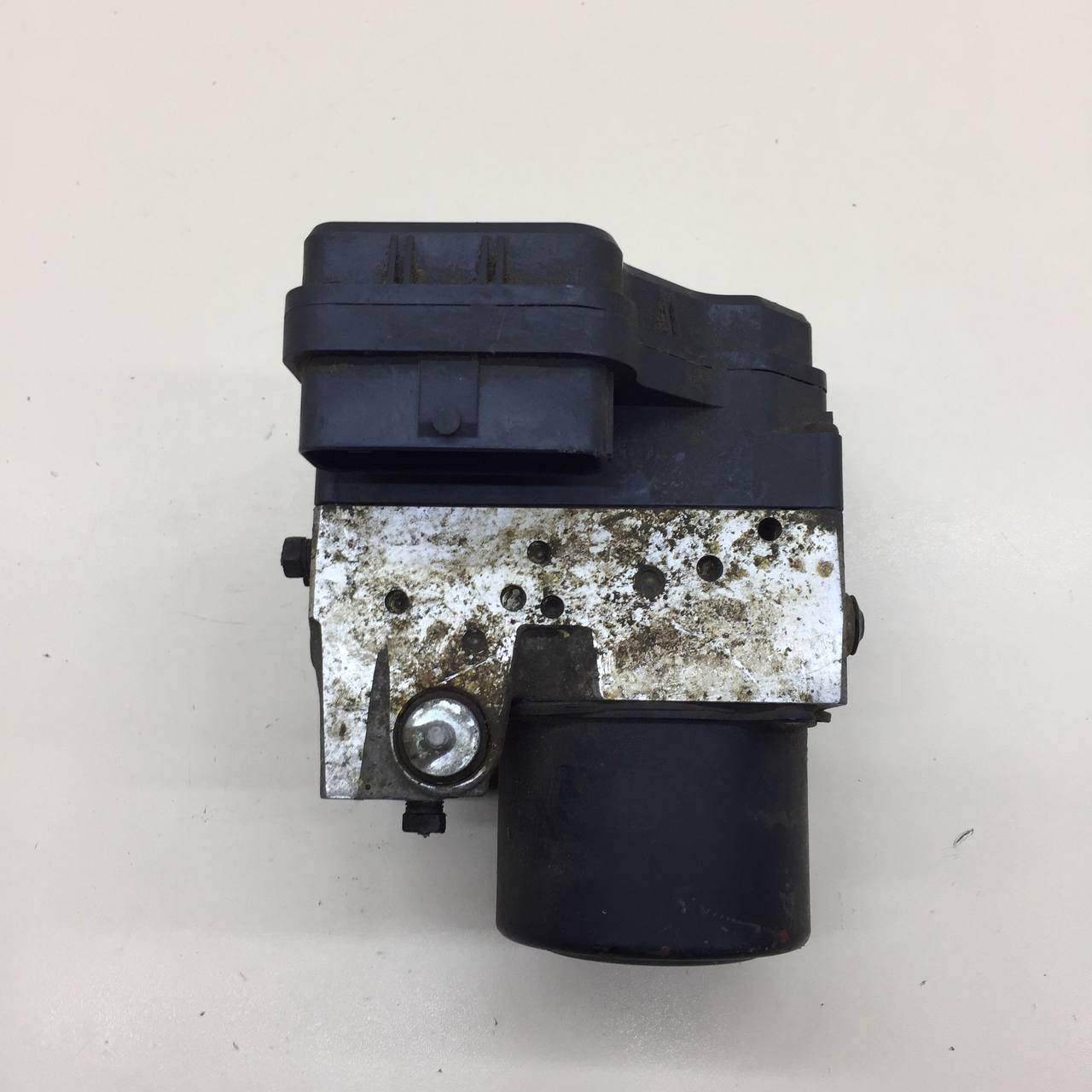 Блок ABS (насос) Toyota Rav 4 (A30) 2006-2013