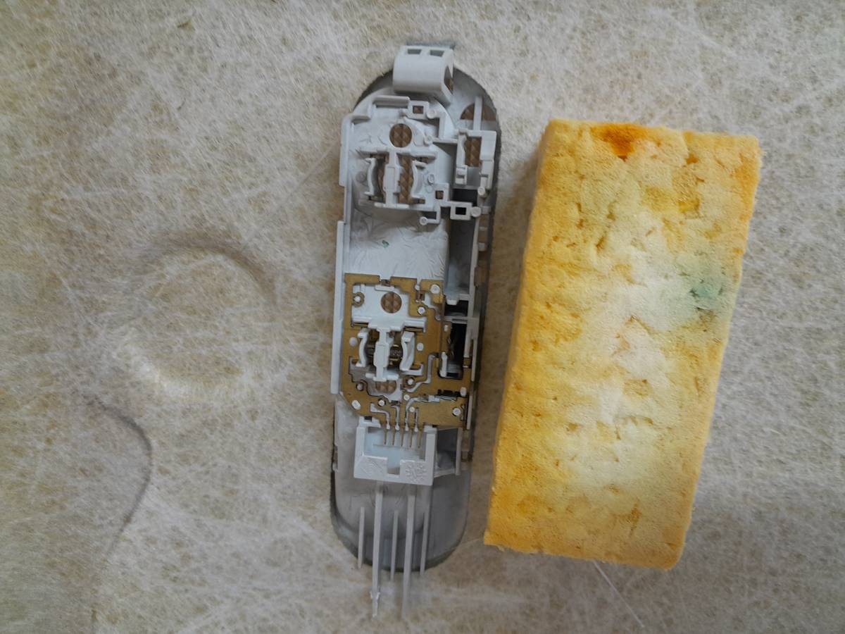 Обшивка потолка Renault Sandero 2009-2014