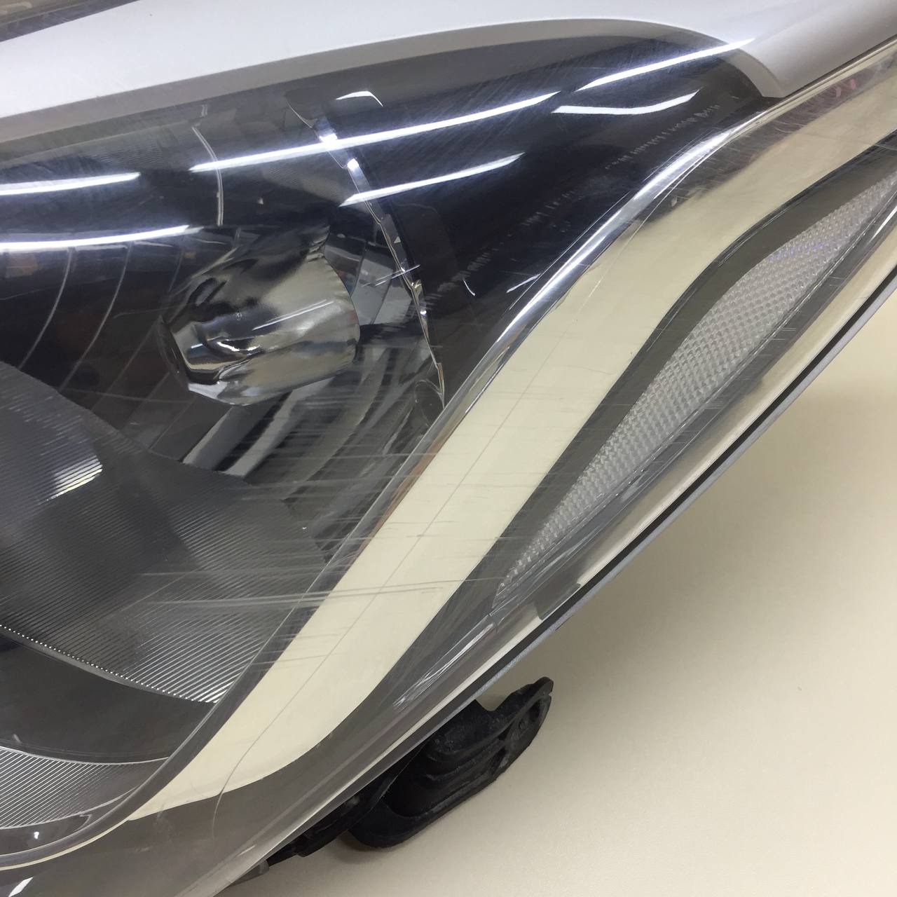 Фара левая Hyundai Solaris (RB) 2010-2017