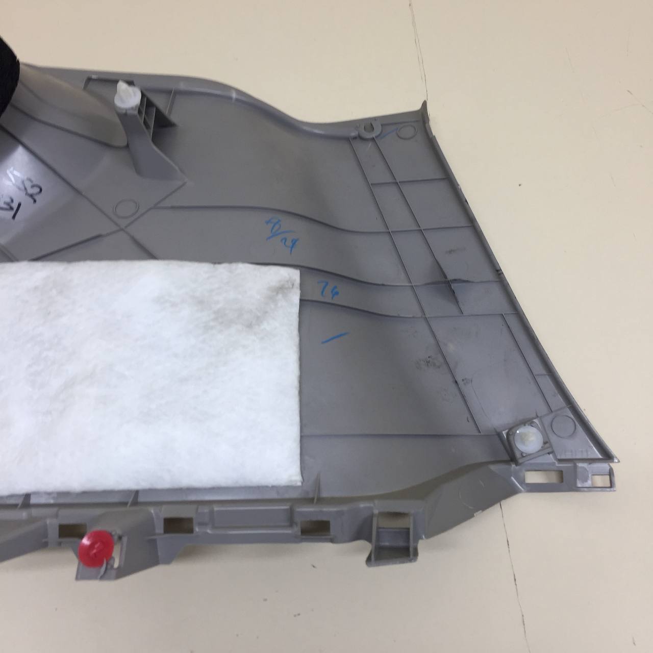 Обшивка стойки Toyota Rav 4 (XA40) 2013-2019 Обшивка стойки Toyota Rav 4 (XA40) 2013-2019