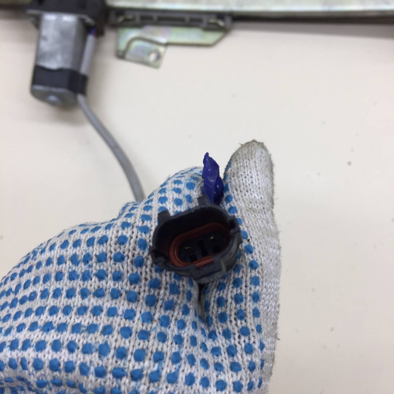 Стеклоподъемник электр. передний левый Kia Spectra (SD) 2004-2011