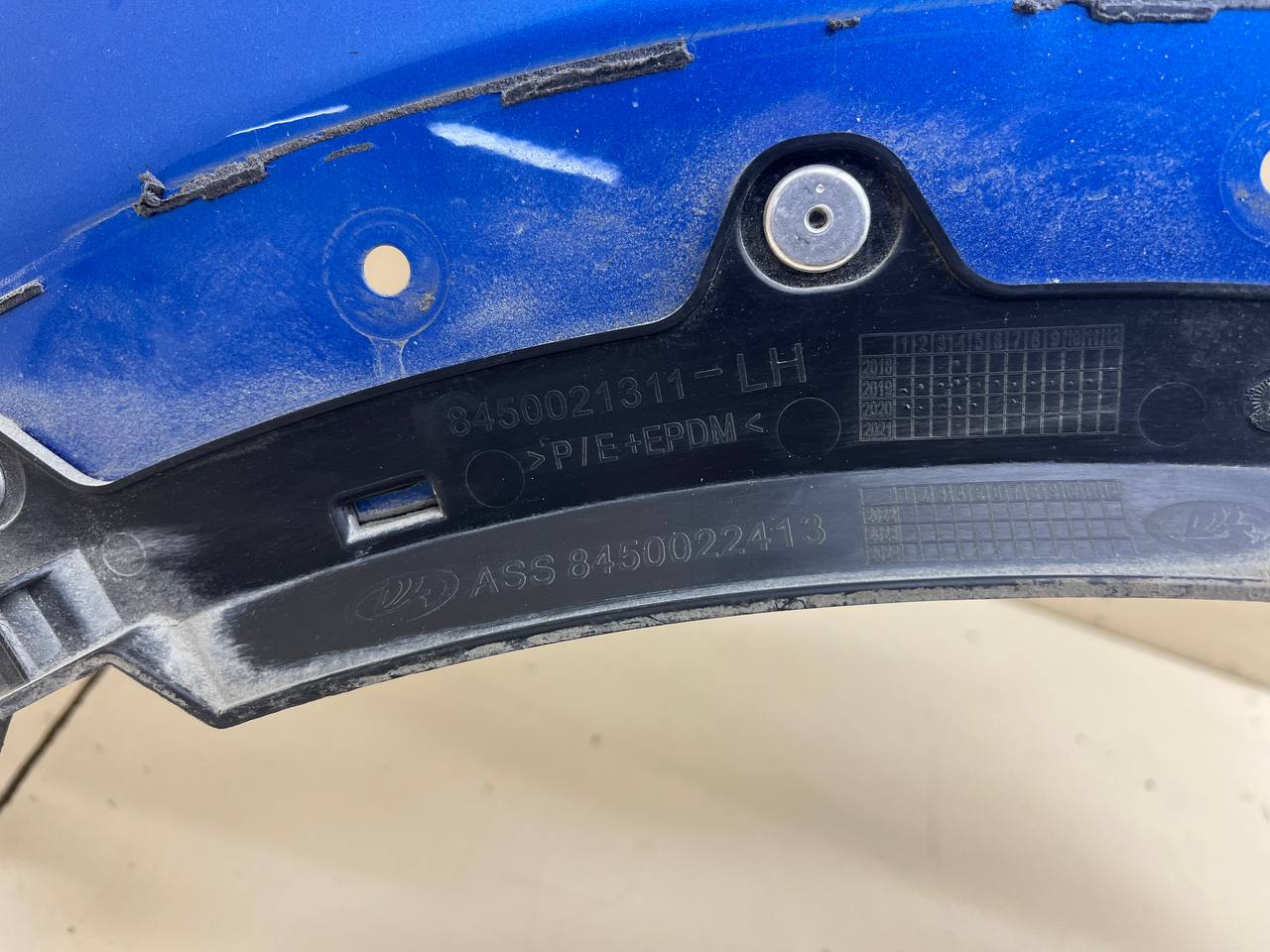 Крыло переднее левое Lada  X-RAY Cross 2018 >