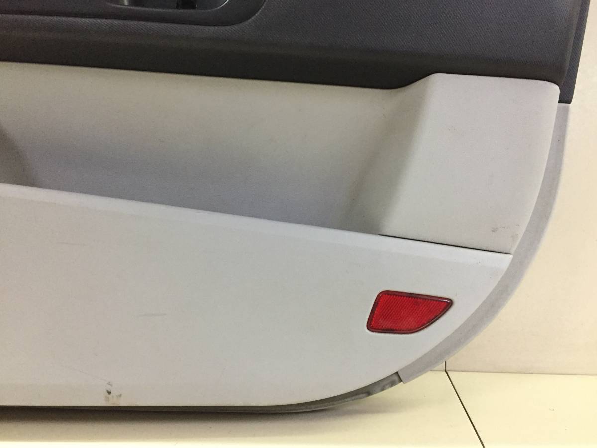 Обшивка двери передней правой Kia Ceed (ED) 2007-2012