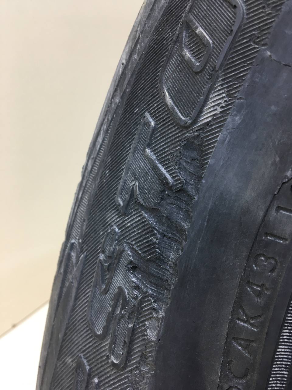 Шины к-кт R17 Всесезонные Bridgestone Blizzak DM-VI