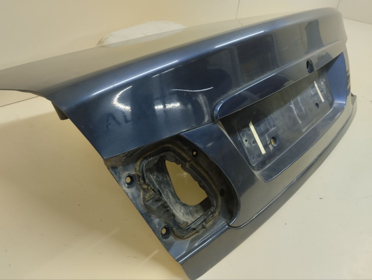 Крышка багажника Nissan Almera (N16) 2000-2006 Крышка багажника Nissan Almera (N16) 2000-2006