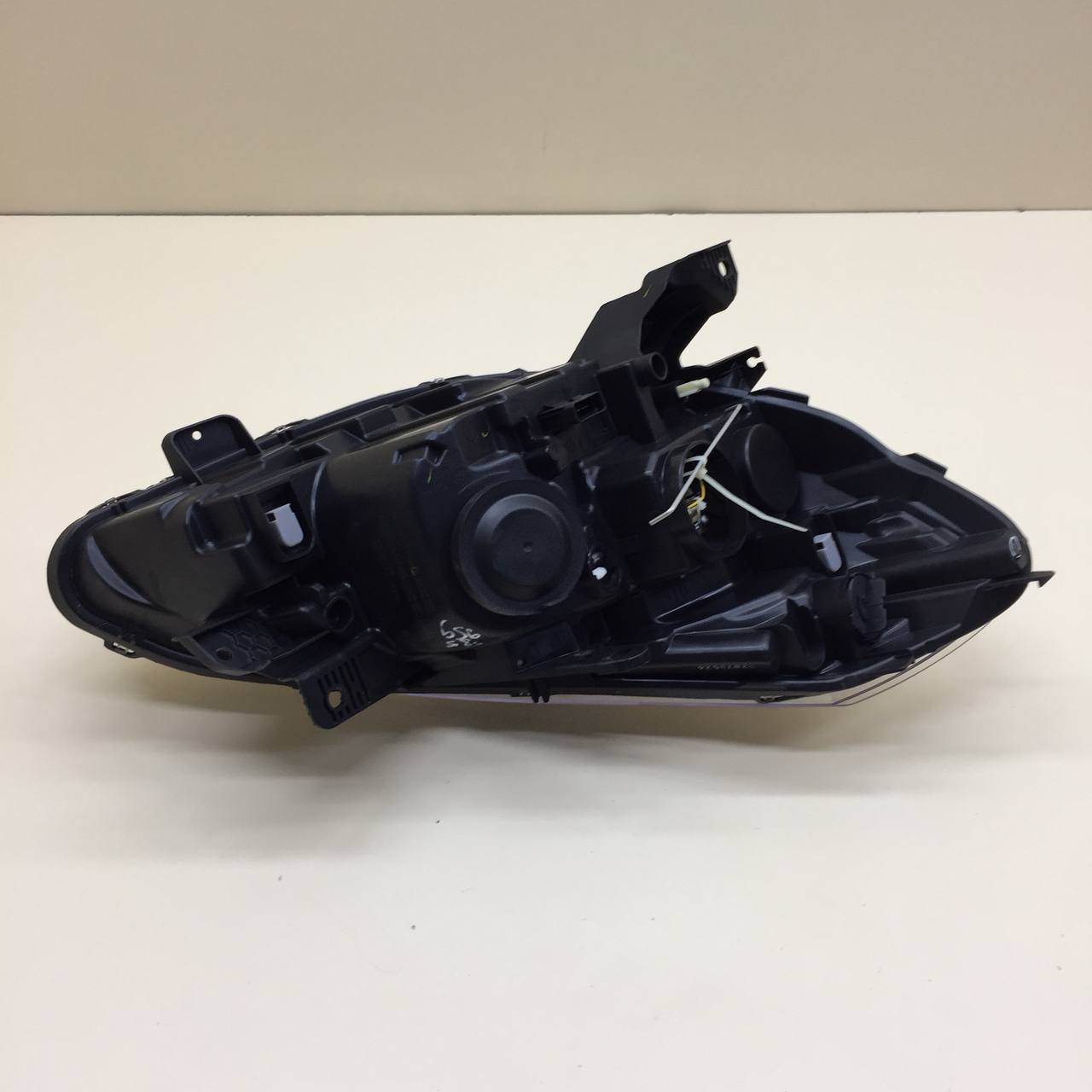 Фара левая Renault Clio (3) 2005-2012 Фара левая Renault Clio (3) 2005-2012