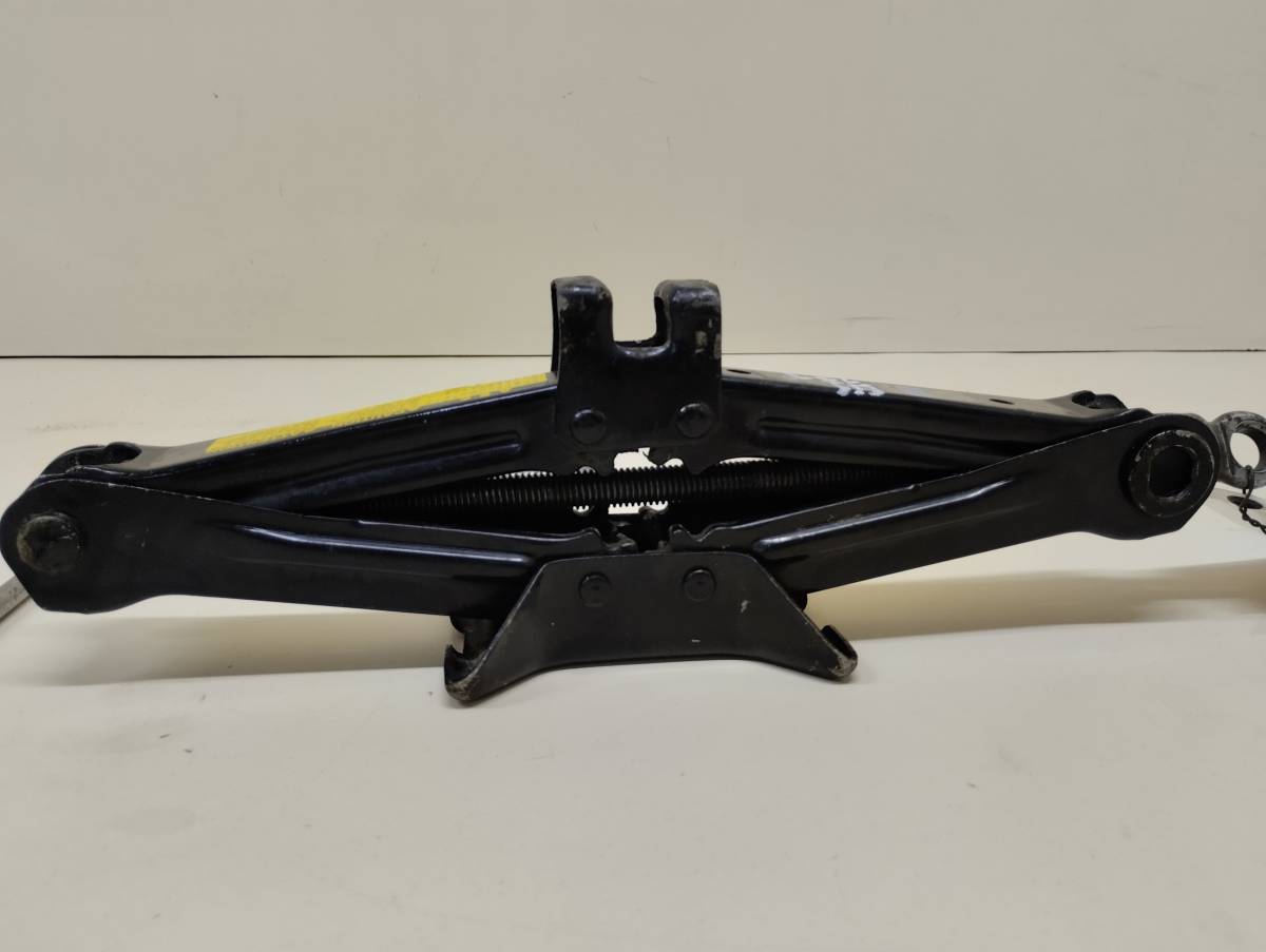 Домкрат Toyota Camry (V40) 2006-2011 Домкрат Toyota Camry (V40) 2006-2011