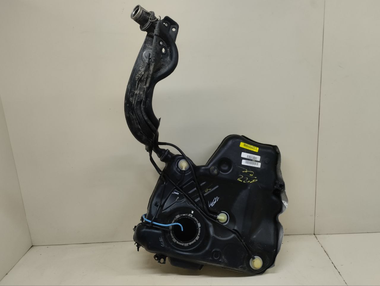 Бак топливный Volkswagen Jetta (A6) 2010-2019 Бак топливный Volkswagen Jetta (A6) 2010-2019