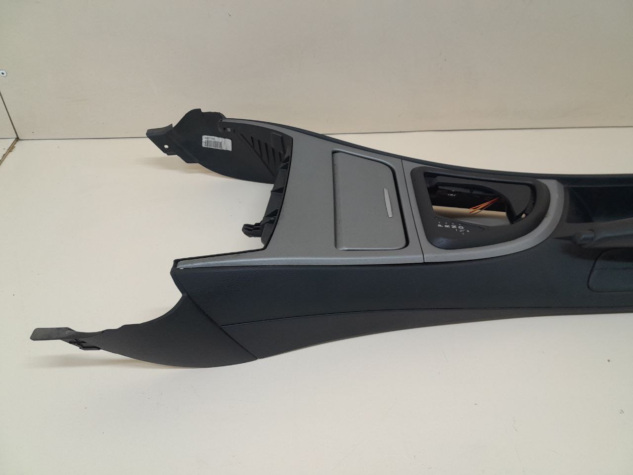 Консоль центральная BMW 1-series E87/E81 2004-2011