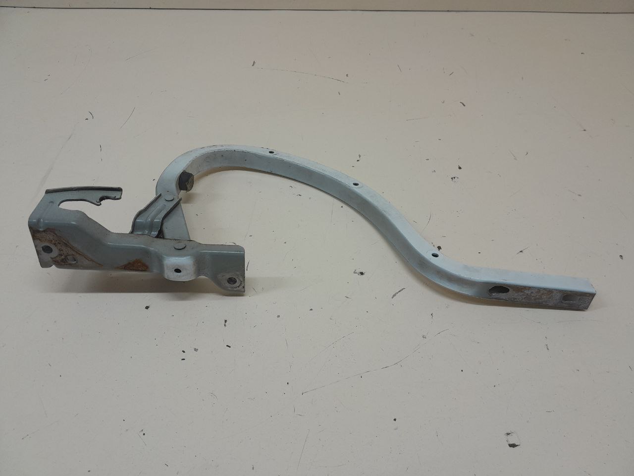 Петля крышки багажника Chevrolet Cobalt (T250) 2011-2015 Петля крышки багажника Chevrolet Cobalt (T250) 2011-2015