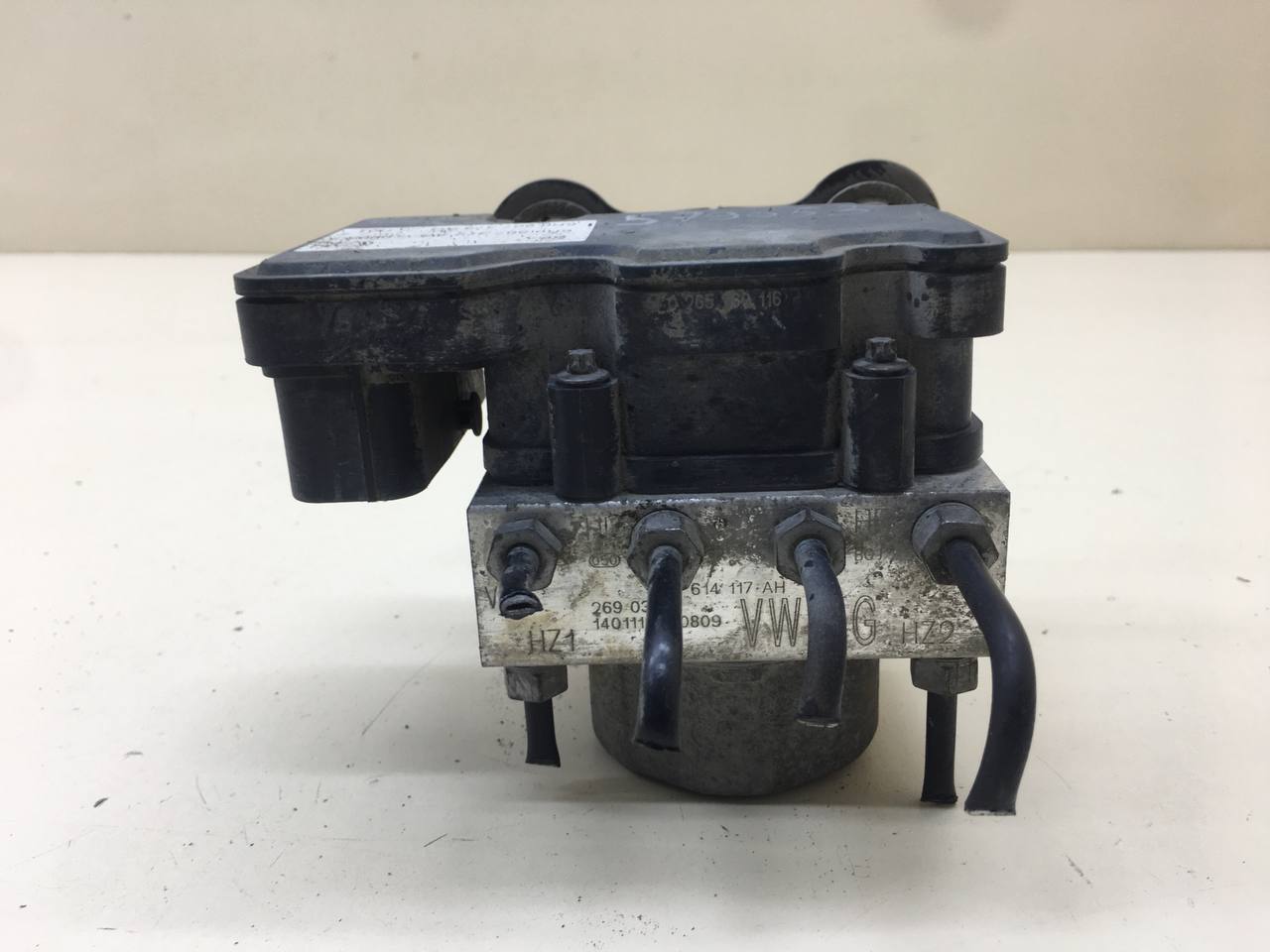 Блок ABS (насос) Volkswagen Polo (MK5) 2011-2020