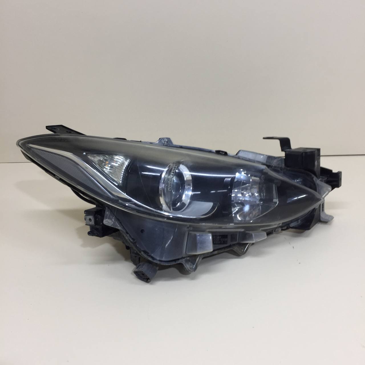 Фара правая Mazda Mazda 3 (BM) 2013-2016 Фара правая Mazda Mazda 3 (BM) 2013-2016