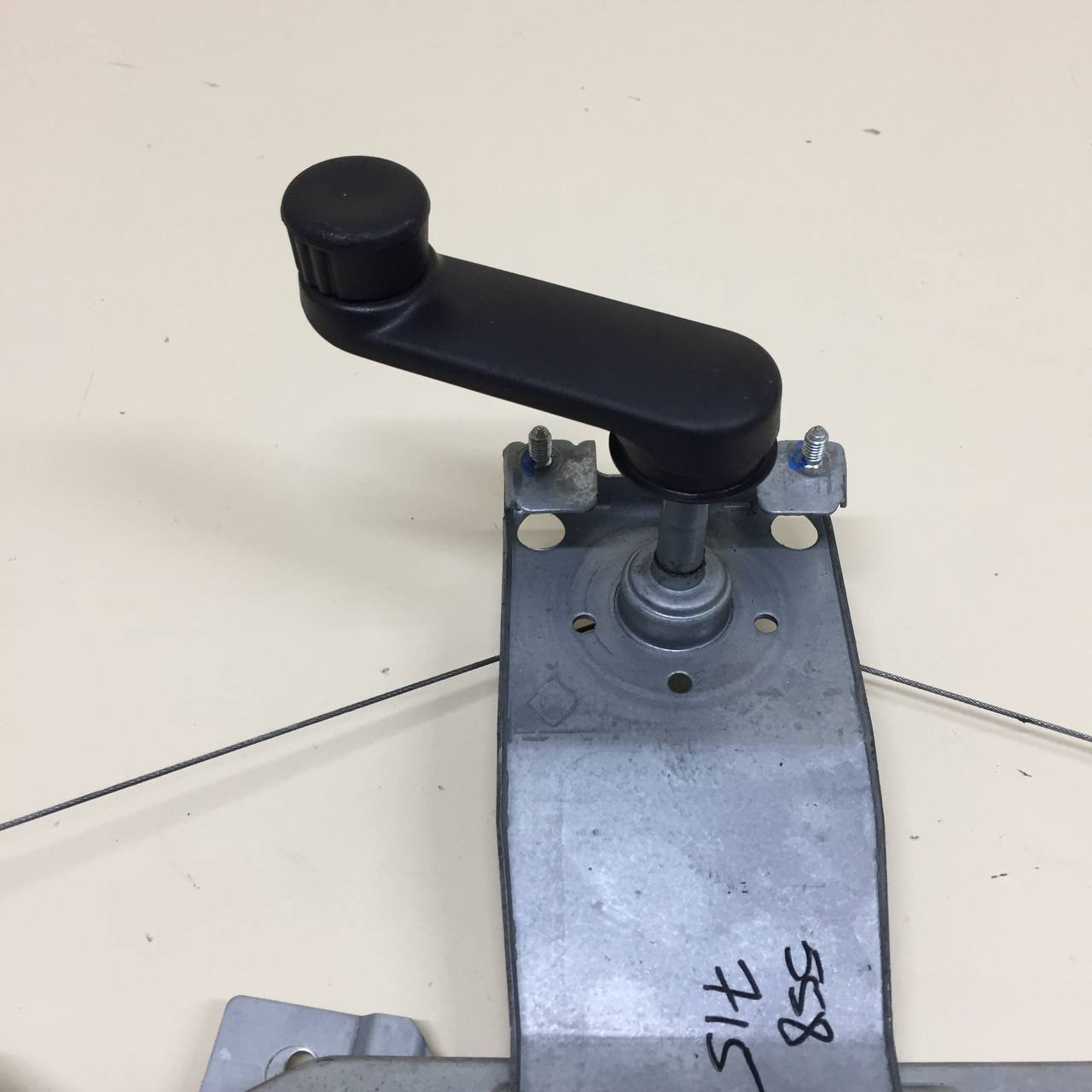 Стеклоподъемник механ. передний правый Renault Duster (HSA, HSM) 2012>