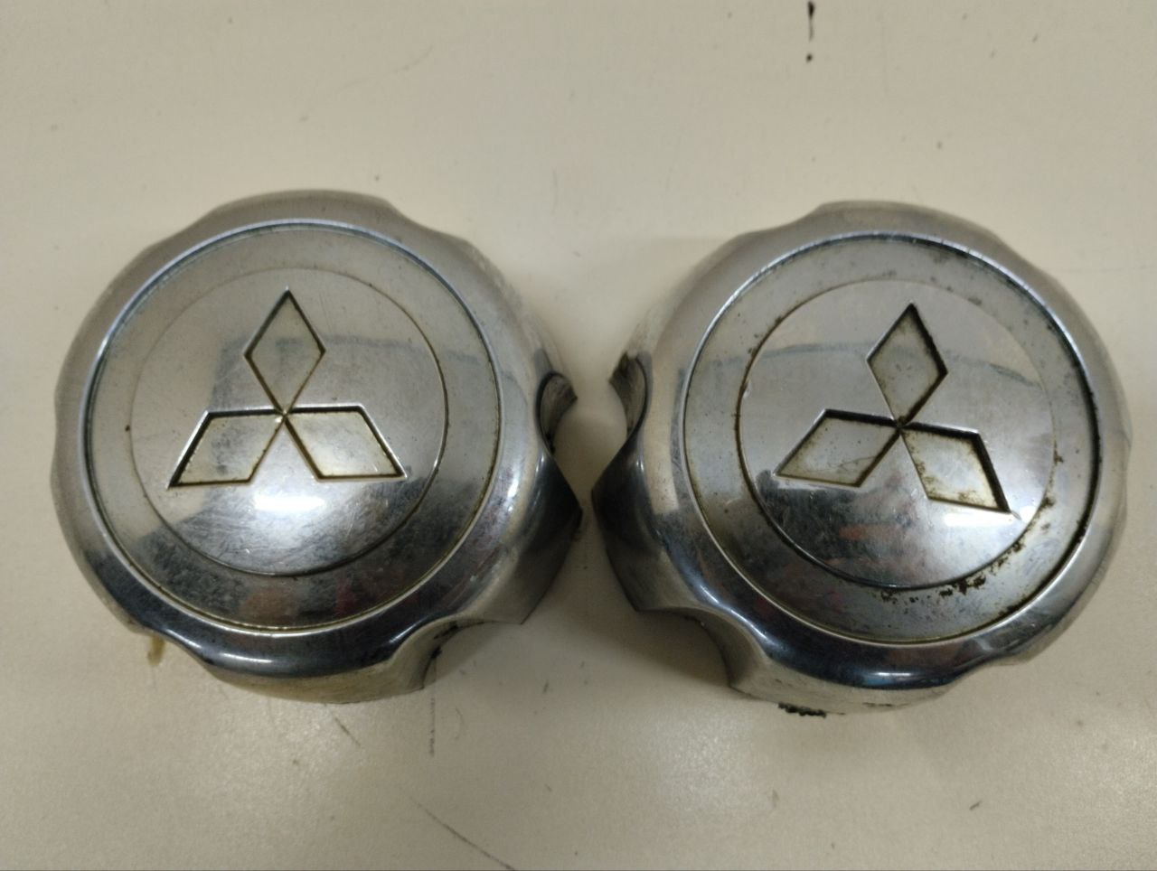 Колпак декоративный Mitsubishi Pajero/Montero Sport (K9) 1997-2008