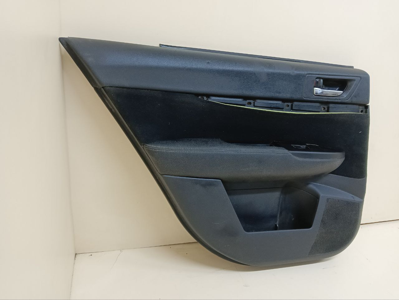 Обшивка двери задней левой Subaru Legacy (B14) 2010-2015