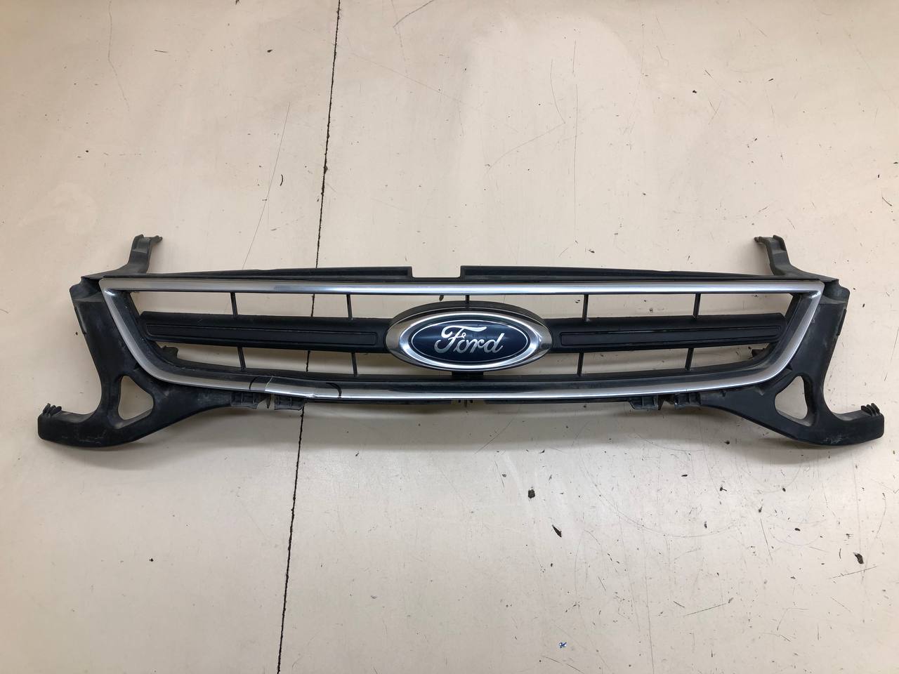 Решетка радиатора Ford Mondeo 4 2007-2015