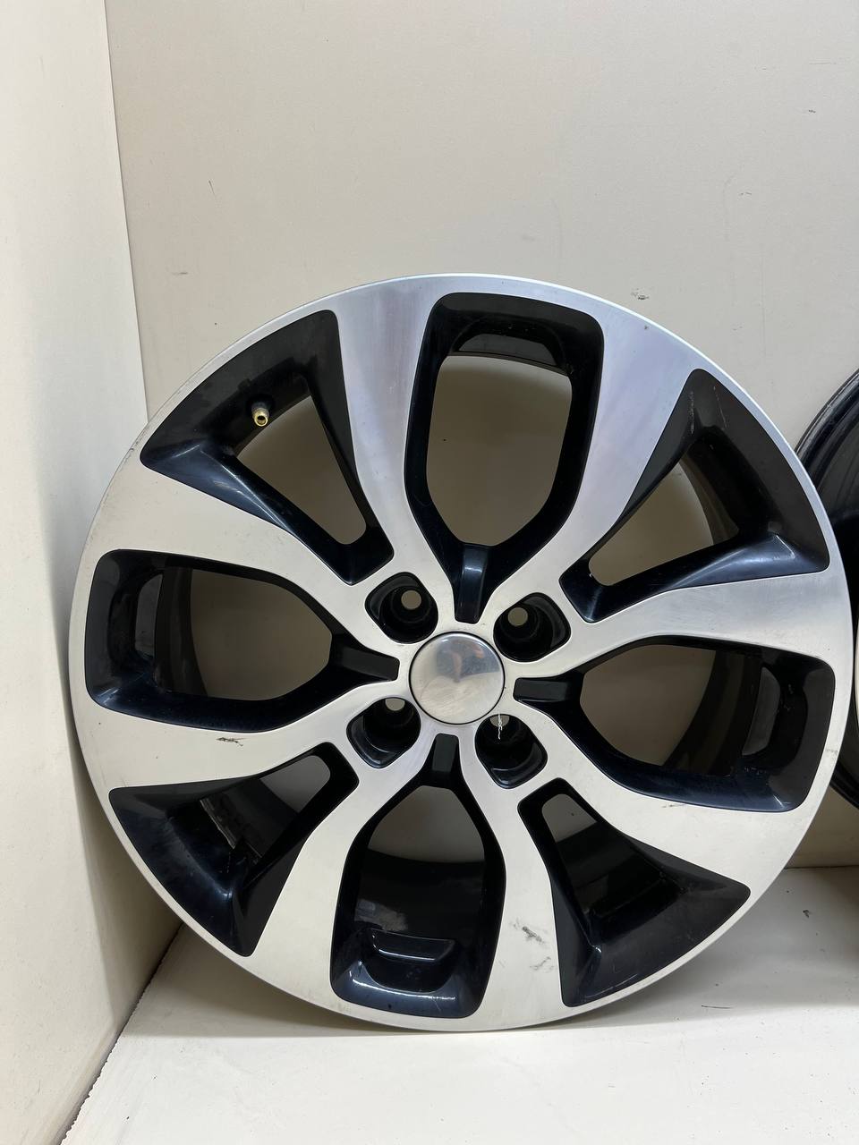 Диски к-кт R17 Литые