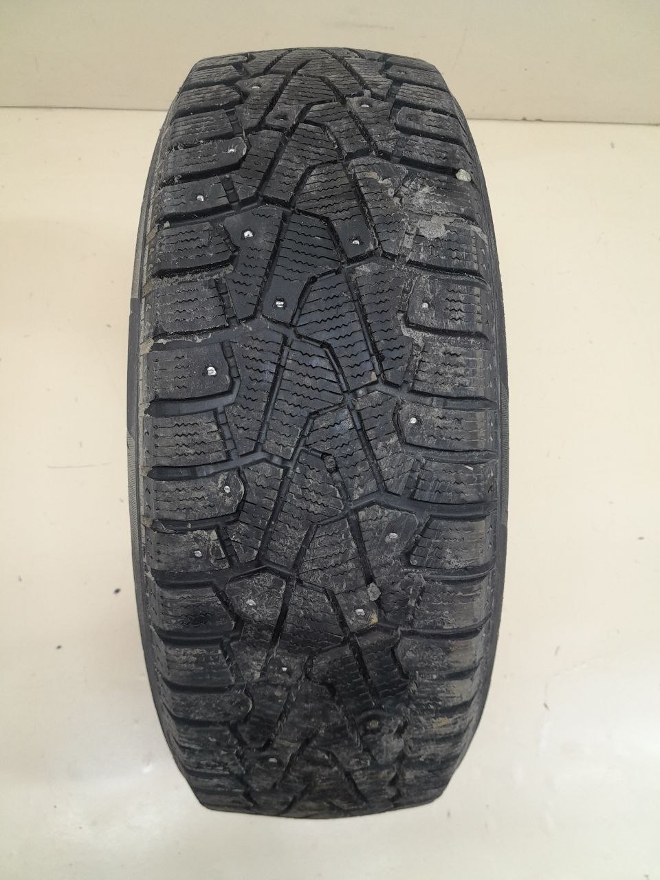 Шины R15 Зимние шипованные Pirelli Winter Ice Zero 