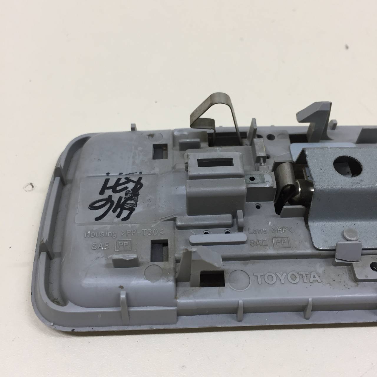 Плафон салонный Toyota Corolla E120 2001-2007