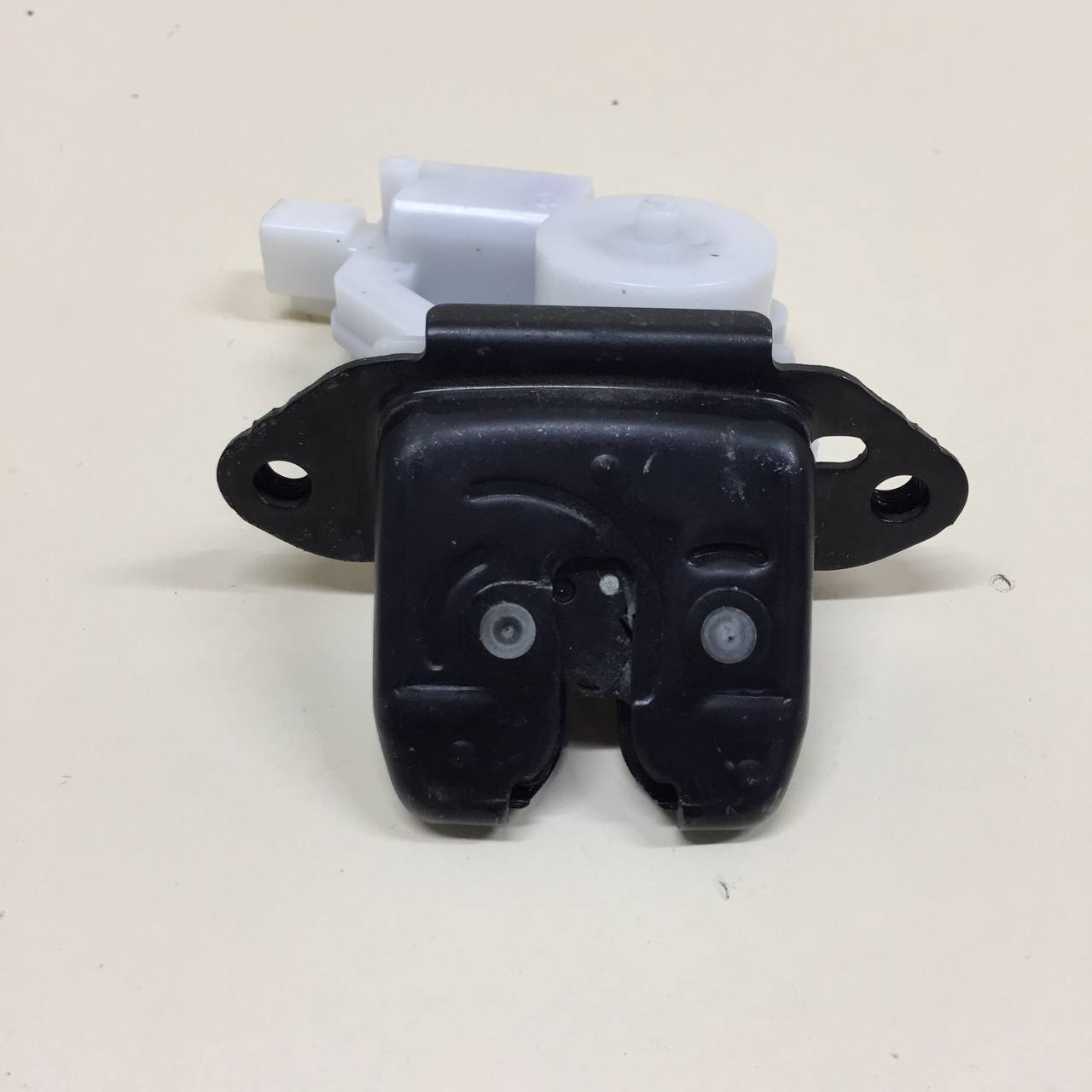 Замок багажника Nissan Qashqai (J11) 2014> Замок багажника Nissan Qashqai (J11) 2014>