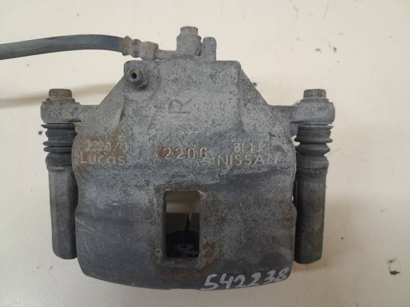 Суппорт передний правый Nissan Almera (N16) 2000-2006