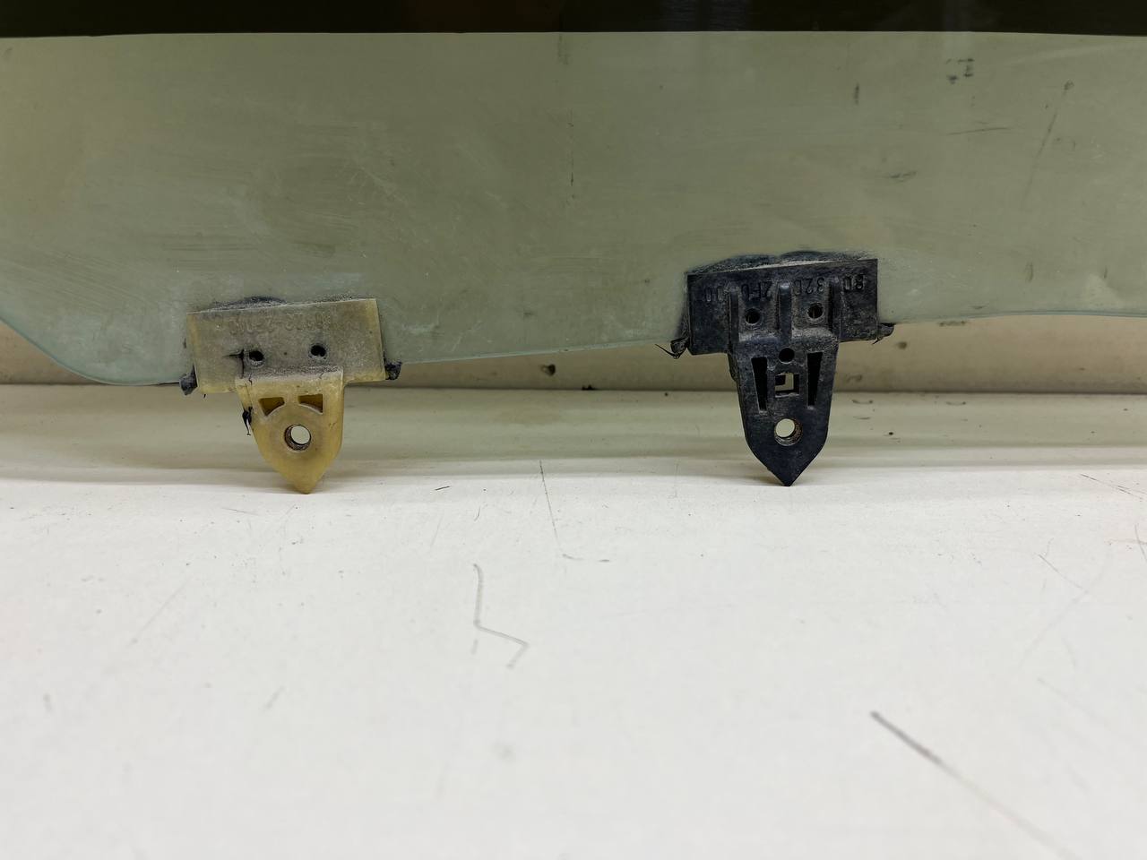 Стекло двери задней левой Nissan Primera (P12) 2002-2007