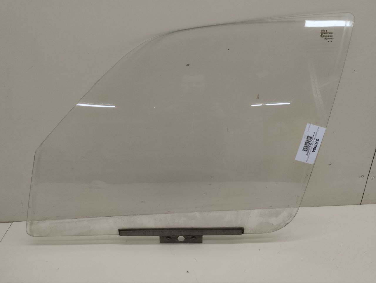 Стекло двери передней левой Chevrolet Niva 2009-2020