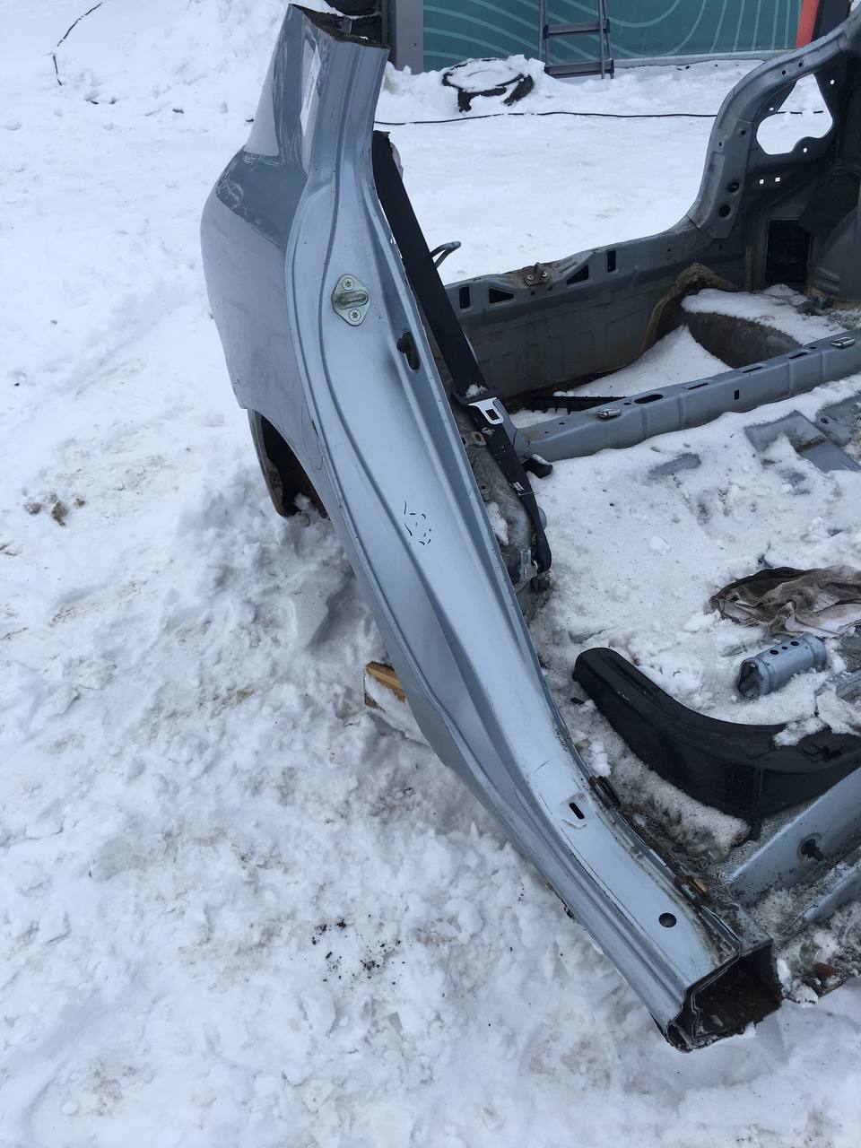 Крыло заднее правое Toyota Corolla E120 2001-2007
