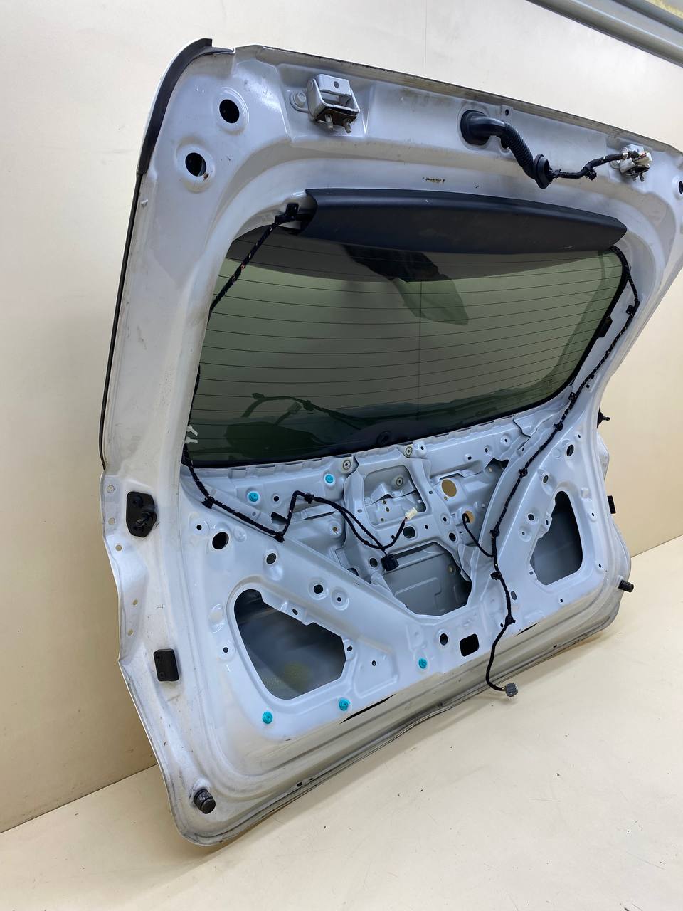 Дверь багажника со стеклом Changan UNI-K 2020> Дверь багажника со стеклом Changan UNI-K 2020>