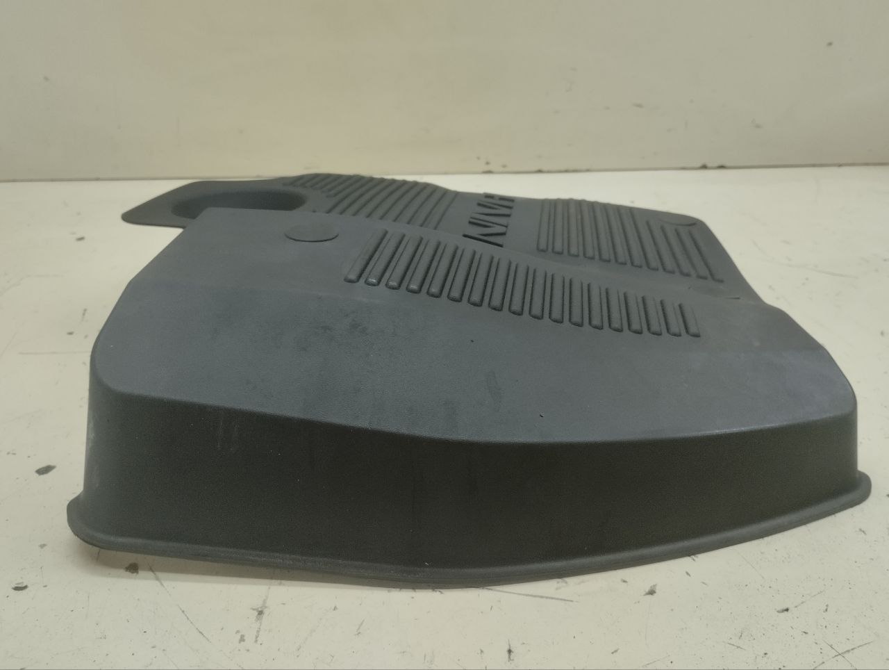 Крышка двигателя декоративная Chevrolet Niva 2009-2020 Крышка двигателя декоративная Chevrolet Niva 2009-2020