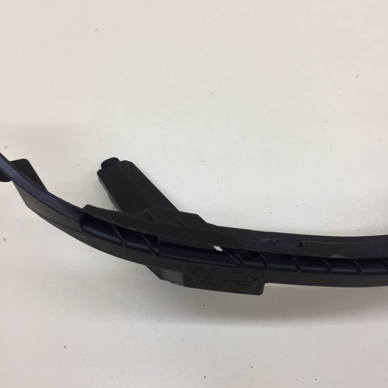 Кронштейн переднего бампера правый Subaru Impreza (GJ/G13) 2011-2014
